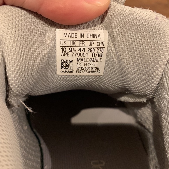 Men’s Barely Worn Adidas Yeezy Boost 700v2 Static size 10 with box - Picture 7 of 8